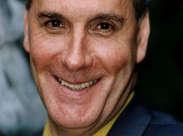 Brian Hayes, a 'revolutionary' radio broadcaster on LBC and BBC, dies at 87