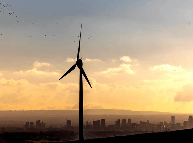 UK Green Energy: New Onshore Wind Farms Revive Industry