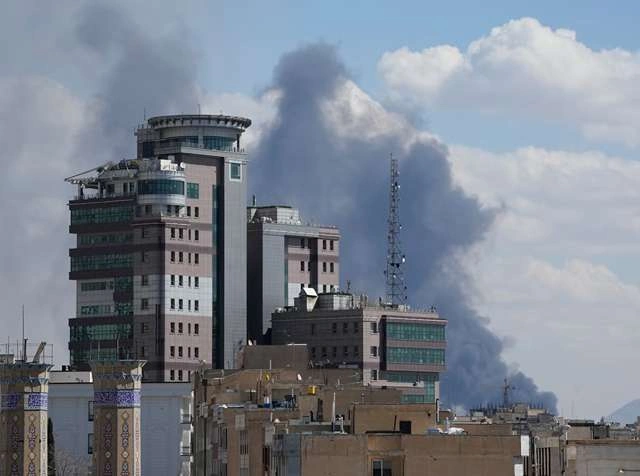 Iran attacks airports in the Middle East, and the UK intends to evacuate tens of thousands of people